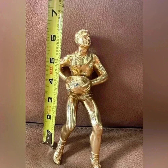 Gold Male Basketball Trophy Topper - Picture 3 of 5